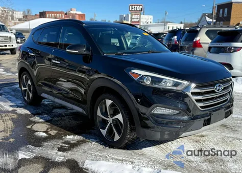 2018 Hyundai Tucson Value z USA, uszkodzony, nr VIN KM8J33A2XJU748158